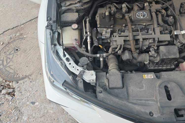 Used Toyota Corolla 2021 Dual-Motor 1.8L E-CVT Elite Edition Engine Bay Right