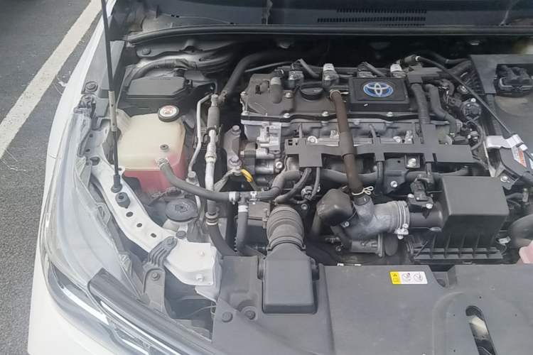 Used Toyota Corolla 2021 Dual-Motor 1.8L E-CVT Elite Edition Engine Bay Right