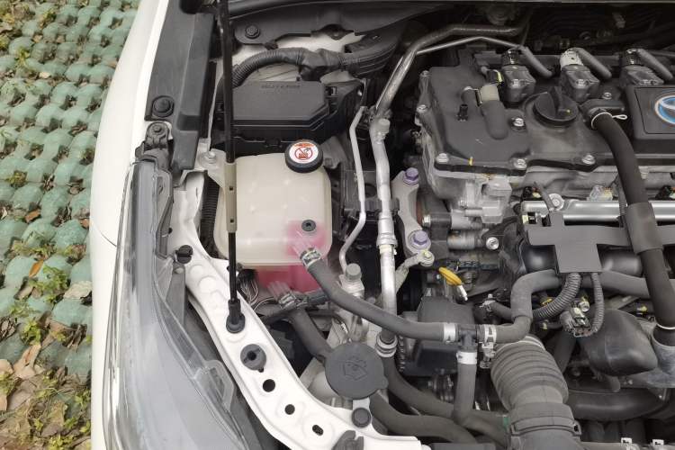 Used Toyota Corolla 2021 Dual-Motor 1.8L E-CVT Elite Edition Engine Bay Right