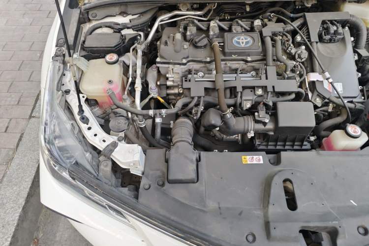 Used Toyota Corolla 2021 Dual-Motor 1.8L E-CVT Elite Edition Engine Bay Right