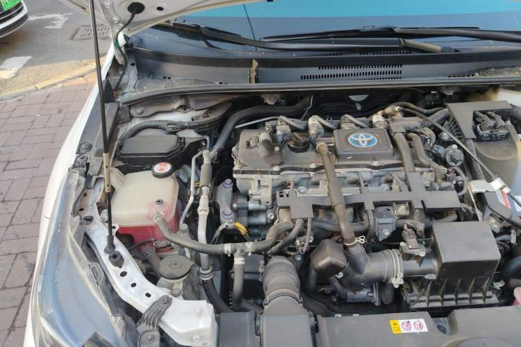 Used Toyota Corolla 2021 Dual-Motor 1.8L E-CVT Elite Edition Engine Bay Right