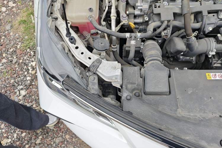 Used Toyota Corolla 2021 Dual-Motor 1.8L E-CVT Elite Edition Engine Bay Right