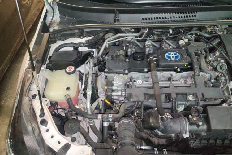 Used Toyota Corolla 2021 Dual-Motor 1.8L E-CVT Elite Edition Engine Bay Right