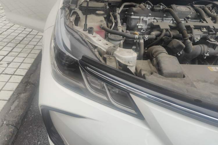 Used Toyota Corolla 2021 Dual-Motor 1.8L E-CVT Elite Edition Engine Bay Right