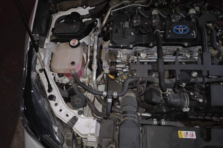 Used Toyota Corolla 2021 Dual-Motor 1.8L E-CVT Elite Edition Engine Bay Right