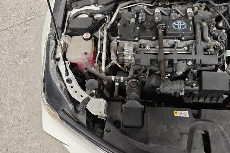 Used Toyota Corolla 2021 Dual-Motor 1.8L E-CVT Elite Edition Engine Bay Right
