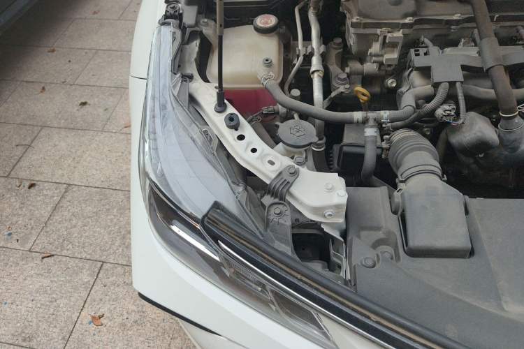 Used Toyota Corolla 2021 Dual-Motor 1.8L E-CVT Elite Edition Engine Bay Right