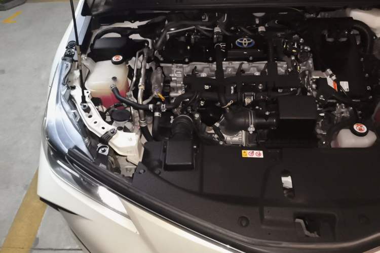Used Toyota Corolla 2021 Dual-Motor 1.8L E-CVT Elite Edition Engine Bay Right