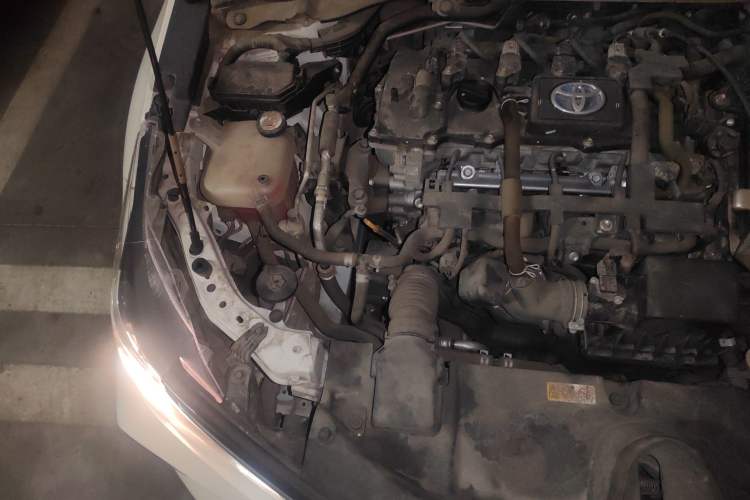 Used Toyota Corolla 2021 Dual-Motor 1.8L E-CVT Elite Edition Engine Bay Right