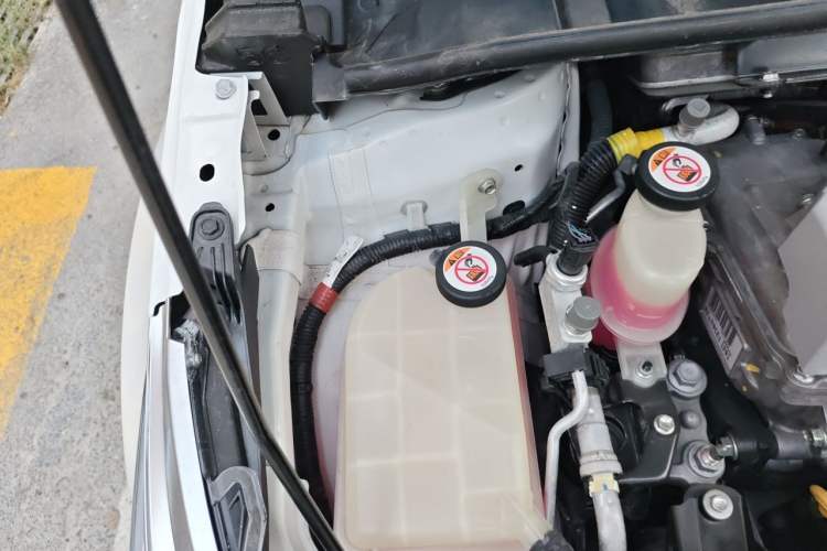 Used Toyota Corolla 2021 Dual-Motor 1.8L E-CVT Elite Edition Engine Bay Right