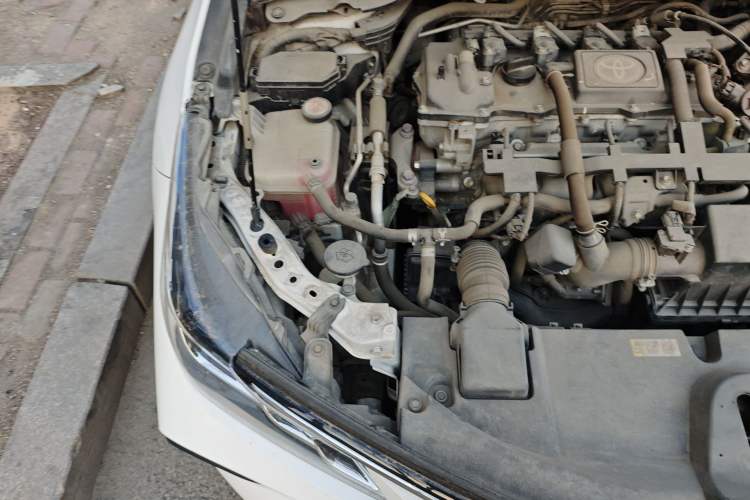 Used Toyota Corolla 2021 Dual-Motor 1.8L E-CVT Elite Edition Engine Bay Right