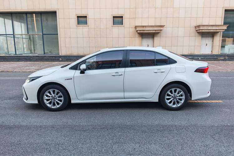 Used Toyota Corolla 2021 Dual-Motor 1.8L E-CVT Elite Edition Exterior 2