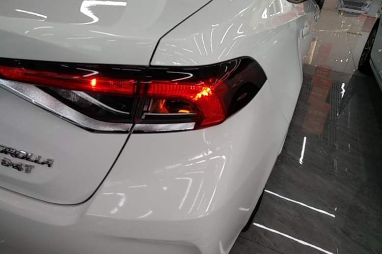 Used Toyota Corolla 2021 TNGA 1.5L CVT Elite Edition Exterior 3