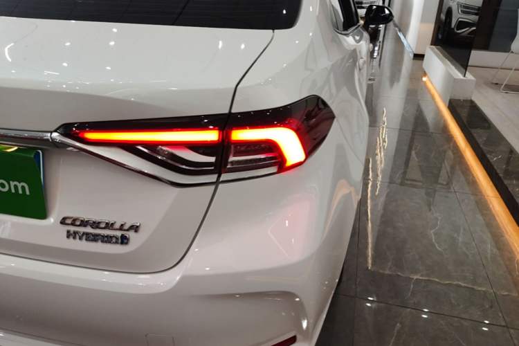 Used Toyota Corolla 2021 Dual-Engine 1.8L E-CVT Pioneer Edition Exterior 3