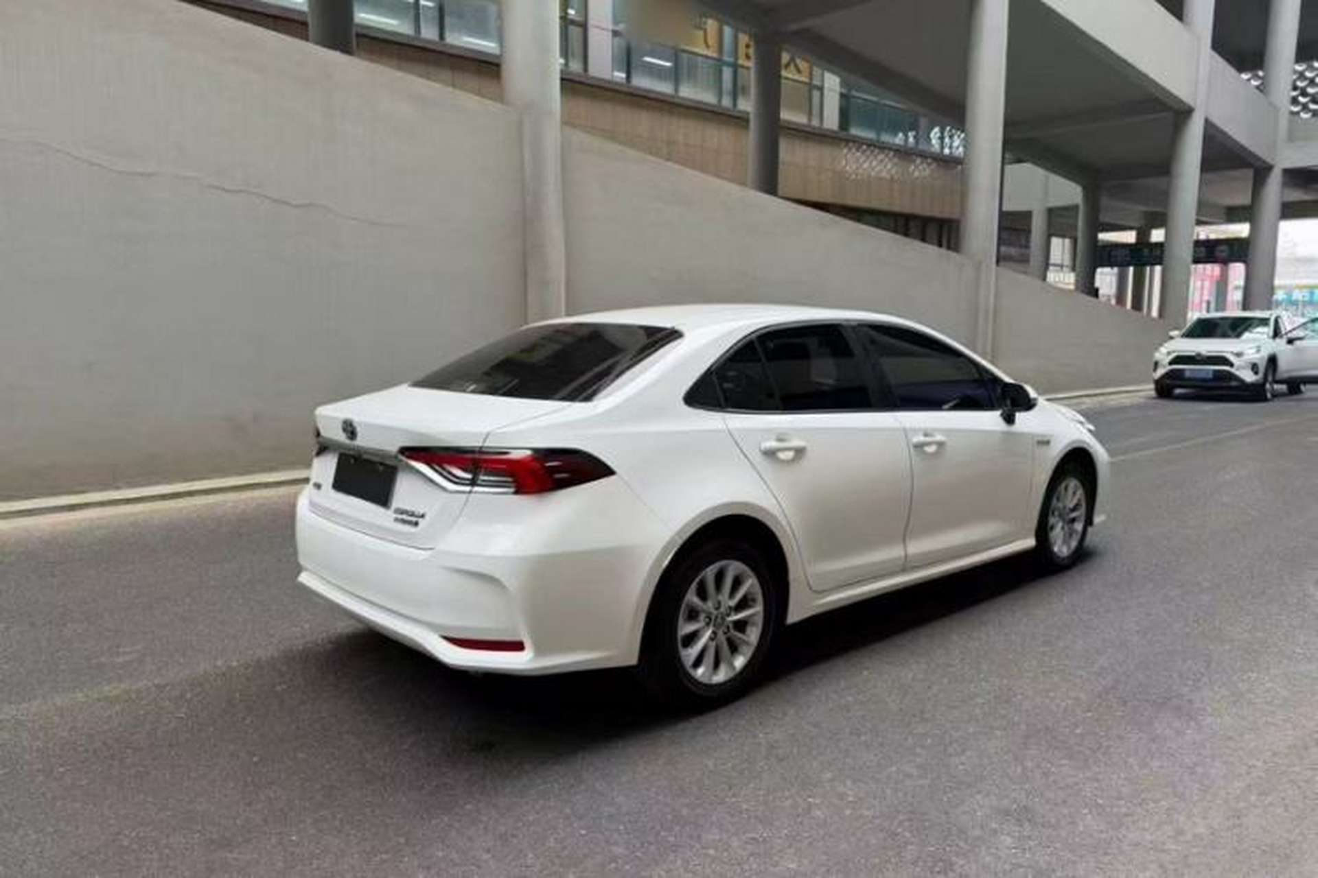 Used Toyota Corolla 2021 Dual-Motor 1.8L E-CVT Elite Edition Exterior 4