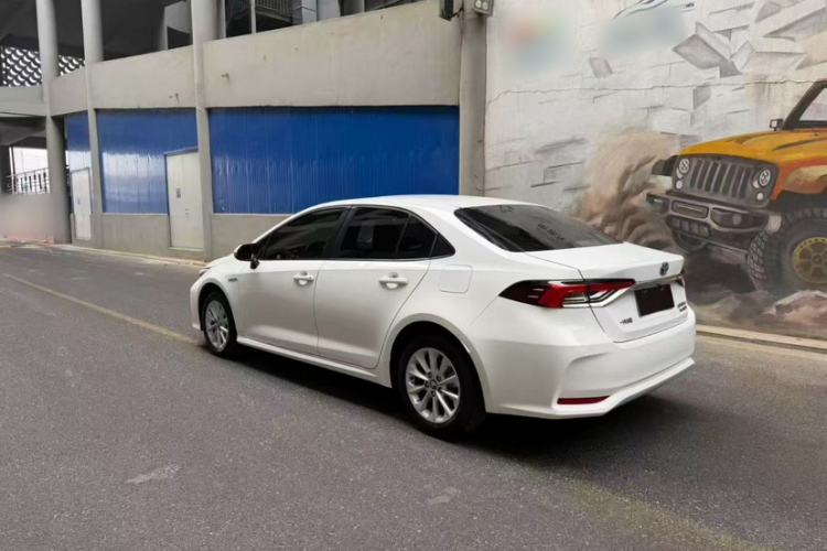 Used Toyota Corolla 2021 Dual-Motor 1.8L E-CVT Elite Edition Exterior 5