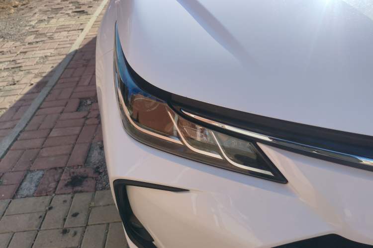Used Toyota Corolla 2021 Dual-Motor 1.8L E-CVT Elite Edition Exterior 6