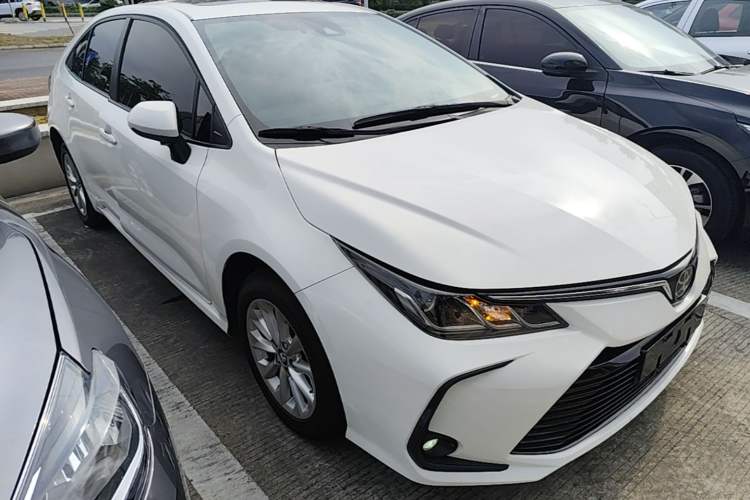 Used Toyota Corolla 2021 1.2T S-CVT Luxury Edition Front Right 45 Deg