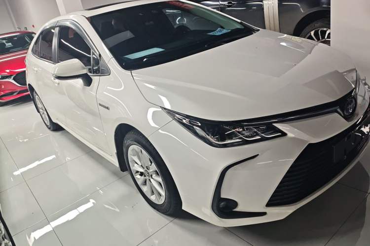 Used Toyota Corolla 2021 Dual-Motor 1.8L E-CVT Elite Edition Front Right 45 Deg