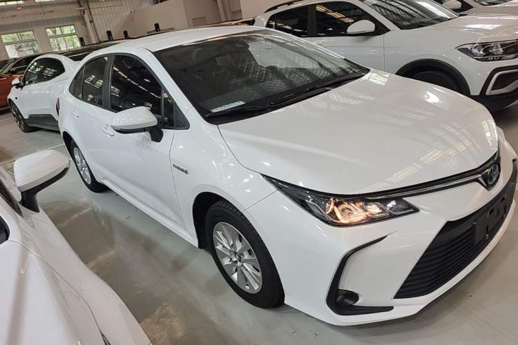 Used Toyota Corolla 2021 Dual-Engine 1.8L E-CVT Pioneer Edition Front Right 45 Deg