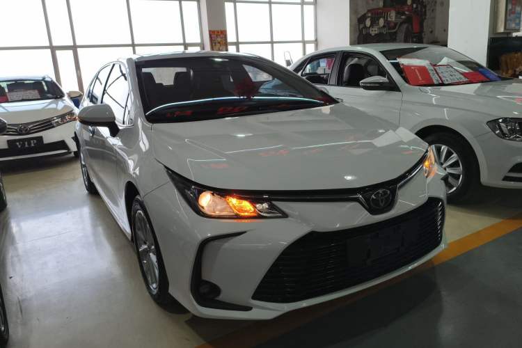 Used Toyota Corolla 2021 1.2T S-CVT Luxury Edition Front Right 45 Deg