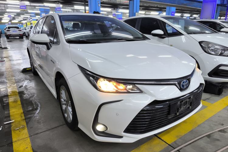 Used Toyota Corolla 2021 Dual-Motor 1.8L E-CVT Elite Edition Front Right 45 Deg