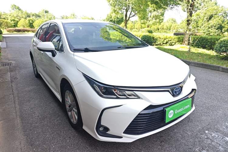 Used Toyota Corolla 2021 Dual-Motor 1.8L E-CVT Elite Edition Front Right 45 Deg