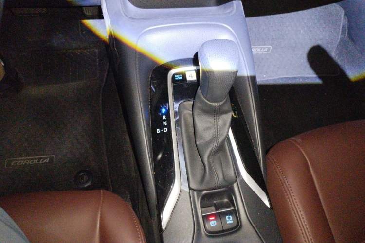 Used Toyota Corolla 2021 Dual-Motor 1.8L E-CVT Elite Edition Gear Lever