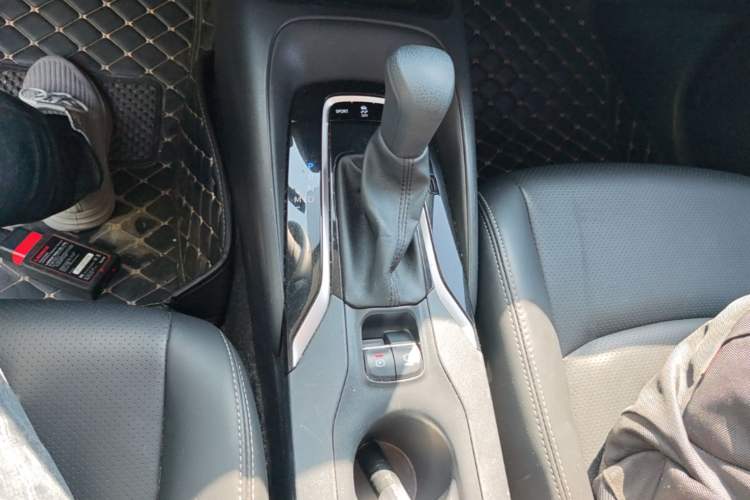 Used Toyota Corolla 2021 TNGA 1.5L CVT Elite Edition Gear Lever