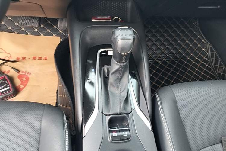 Used Toyota Corolla 2021 1.2T S-CVT Luxury Edition Gear Lever