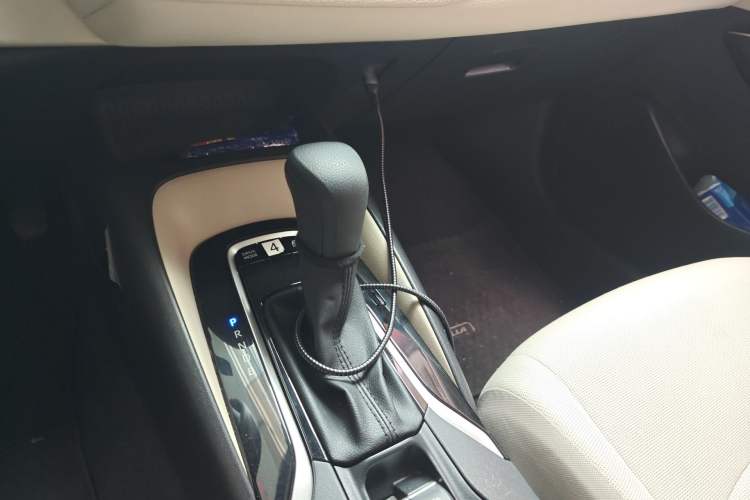 Used Toyota Corolla 2021 Dual-Motor 1.8L E-CVT Elite Edition Gear Lever