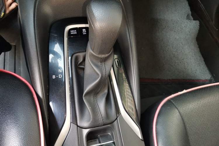 Used Toyota Corolla 2021 Dual-Motor 1.8L E-CVT Elite Edition Gear Lever