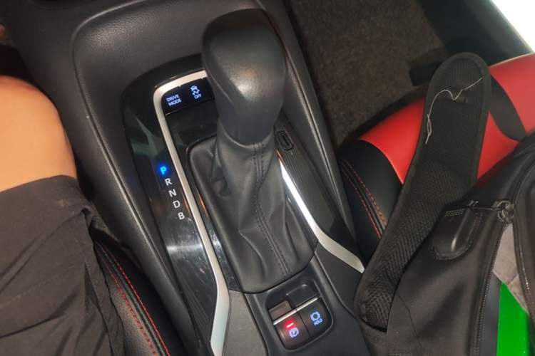 Used Toyota Corolla 2021 Dual-Motor 1.8L E-CVT Elite Edition Gear Lever
