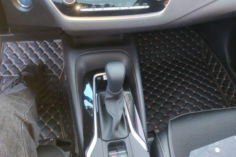 Used Toyota Corolla 2021 Dual-Motor 1.8L E-CVT Elite Edition Gear Lever