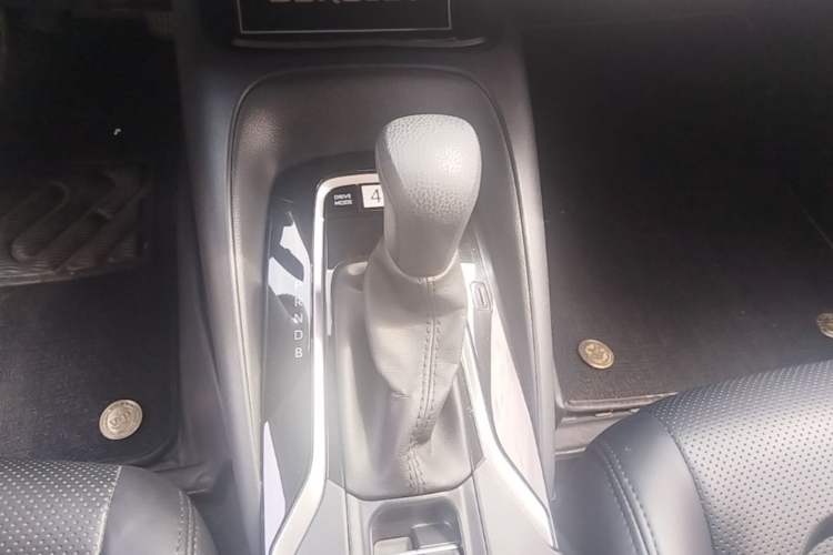 Used Toyota Corolla 2021 Dual-Motor 1.8L E-CVT Elite Edition Gear Lever