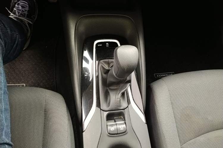 Used Toyota Corolla 2021 TNGA 1.5L CVT Elite Edition Gear Lever