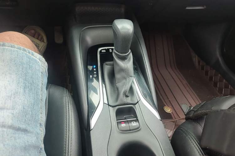 Used Toyota Corolla 2021 Dual-Motor 1.8L E-CVT Elite Edition Gear Lever