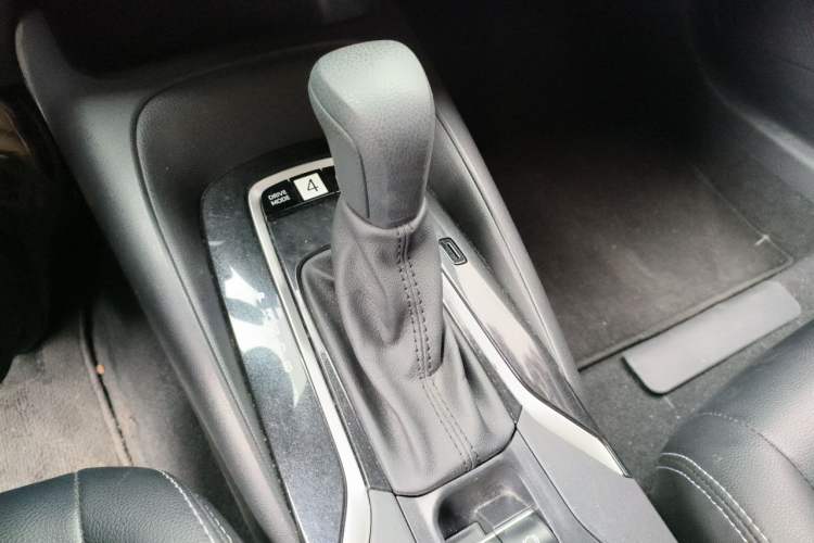 Used Toyota Corolla 2021 Dual-Motor 1.8L E-CVT Elite Edition Gear Lever