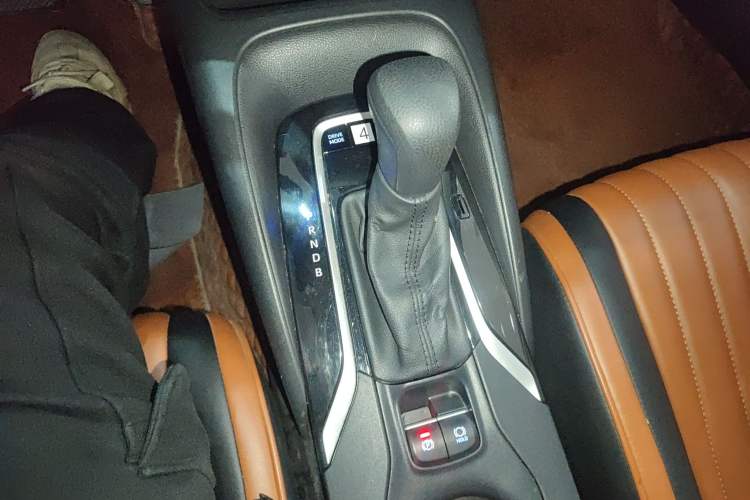 Used Toyota Corolla 2021 Dual-Motor 1.8L E-CVT Elite Edition Gear Lever