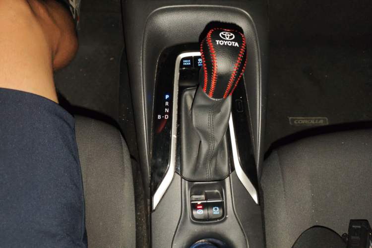 Used Toyota Corolla 2021 Dual-Motor 1.8L E-CVT Elite Edition Gear Lever