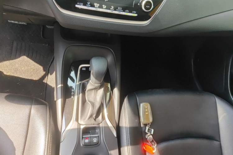 Used Toyota Corolla 2021 Dual-Motor 1.8L E-CVT Elite Edition Gear Lever
