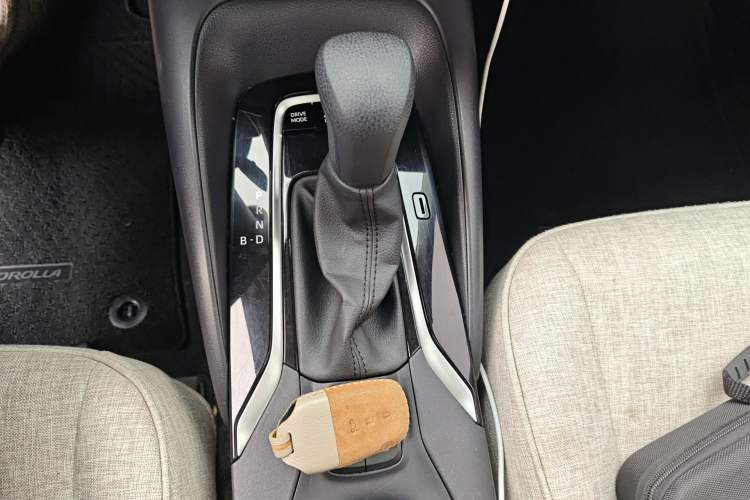 Used Toyota Corolla 2021 Dual-Motor 1.8L E-CVT Elite Edition Gear Lever