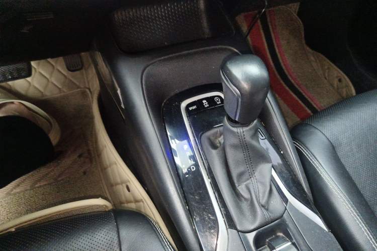Used Toyota Corolla 2021 1.2T S-CVT Luxury Edition Gear Lever
