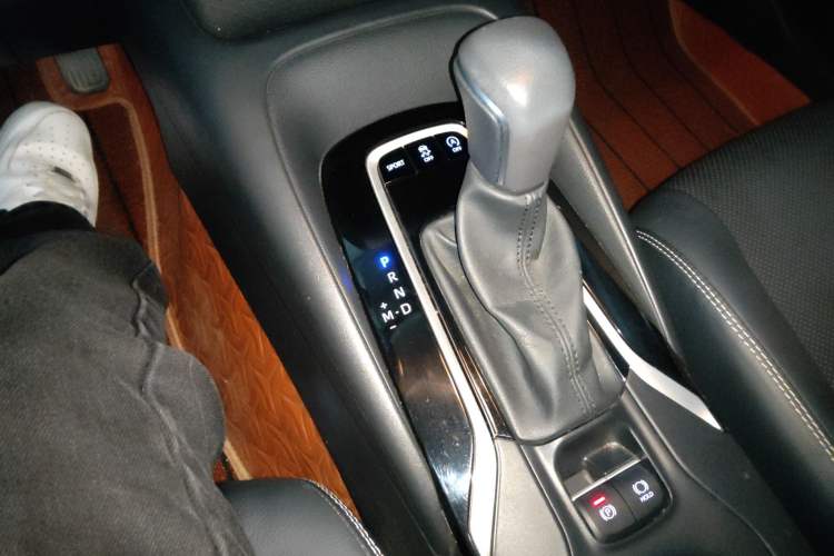 Used Toyota Corolla 2021 1.2T S-CVT Luxury Edition Gear Lever