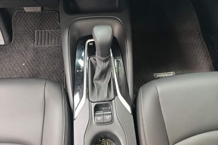 Used Toyota Corolla 2021 Dual-Motor 1.8L E-CVT Elite Edition Gear Lever