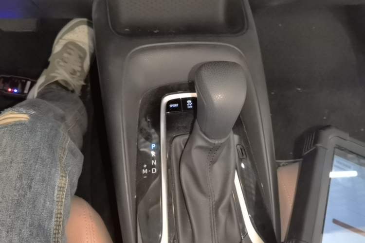 Used Toyota Corolla 2021 TNGA 1.5L CVT Elite Edition Gear Lever