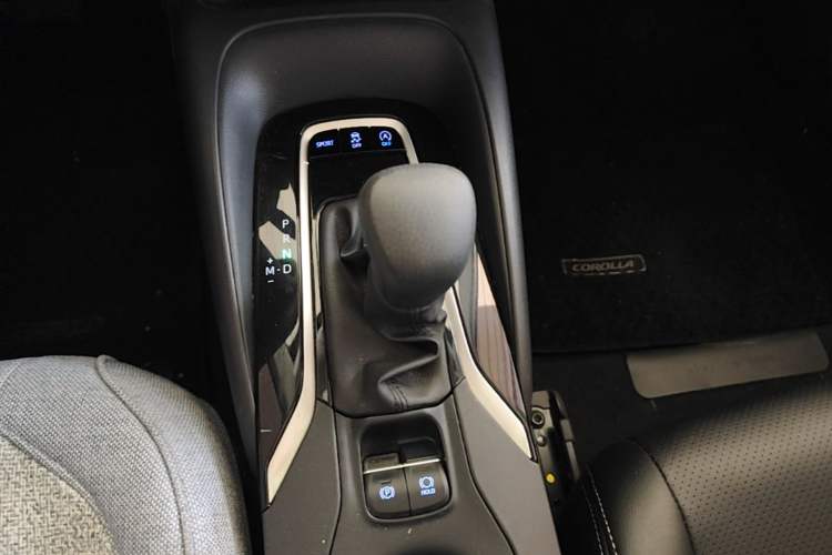 Used Toyota Corolla 2021 1.2T S-CVT Elite Edition Gear Lever