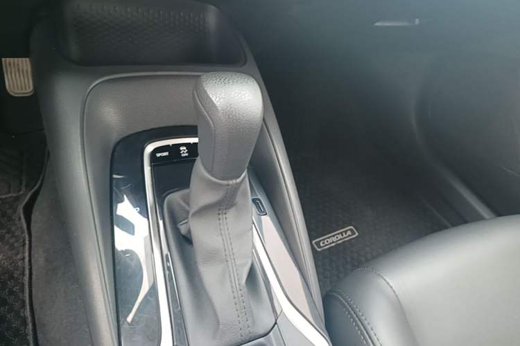 Used Toyota Corolla 2021 1.2T S-CVT Pioneer Edition Gear Lever