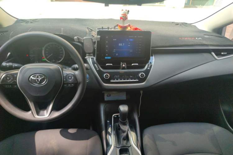Used Toyota Corolla 2021 Dual-Motor 1.8L E-CVT Elite Edition Headliner