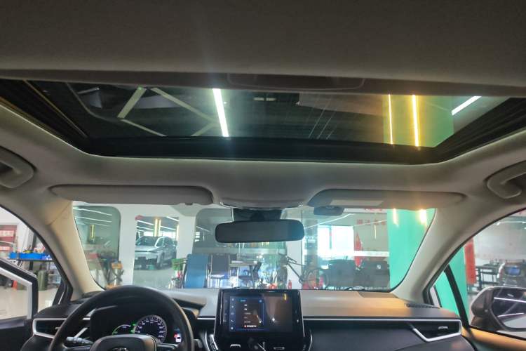Used Toyota Corolla 2021 Dual-Motor 1.8L E-CVT Elite Edition Headliner